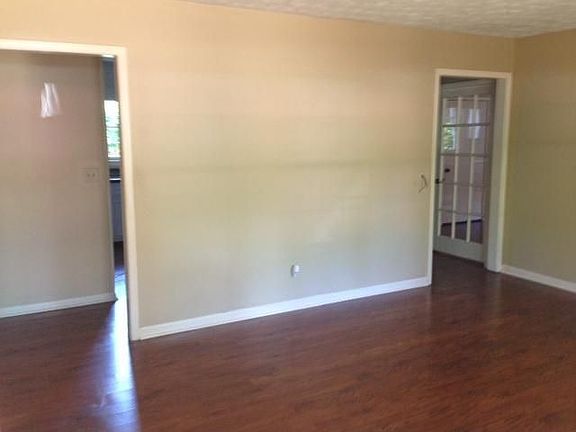 3rd image of 311 Quail Hollow Dr