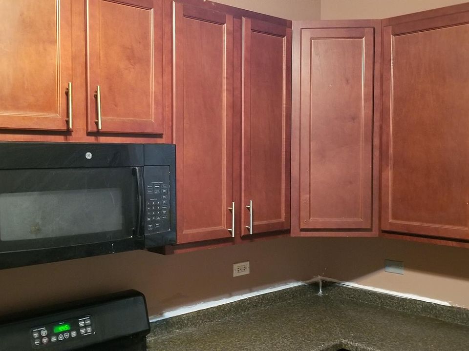 2nd image of 6430 S Green St #1