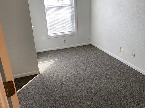 4th image of 2504 Portland Ave APT 4