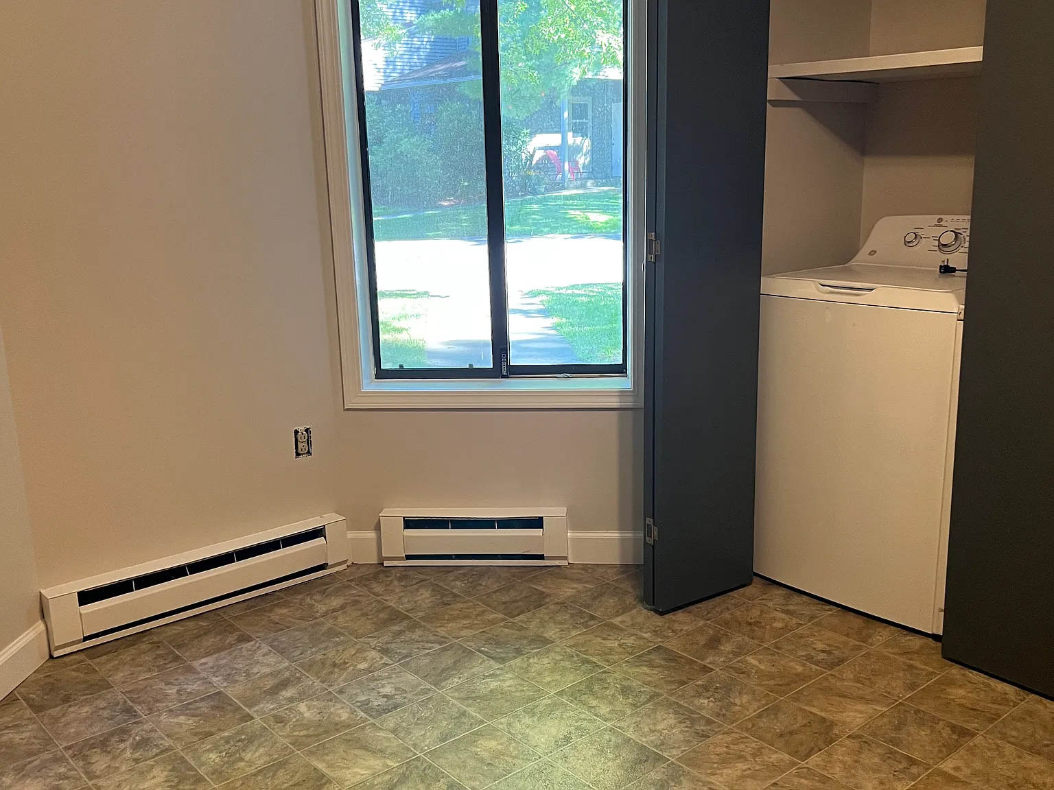 27 Chelsea Cir — Photo 3