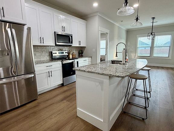 4th image of 1642 E Smithville Rd