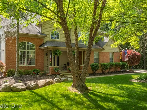 31085 Chatsford St, Novi, MI 48377