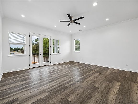 5th image of 2032 Spenwick Dr