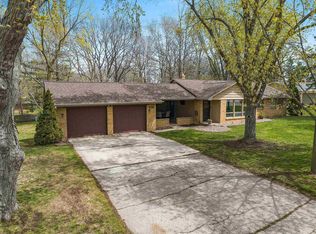 636 Mount Mary Dr, Green Bay, WI 54311