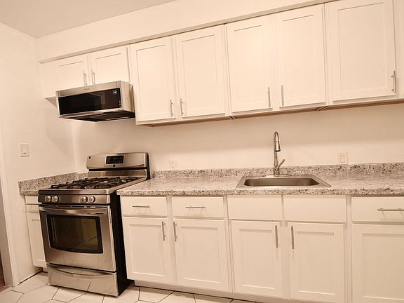 5th image of 5716 Kester Ave Unit 2