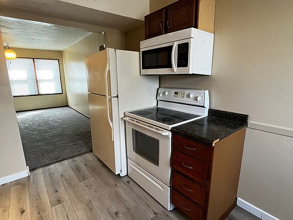 3rd image of 1009 N 30th St APT 3