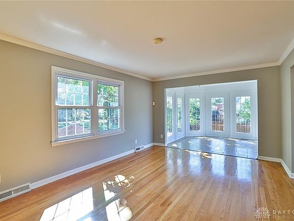 4th image of 4401 Graydon Dr