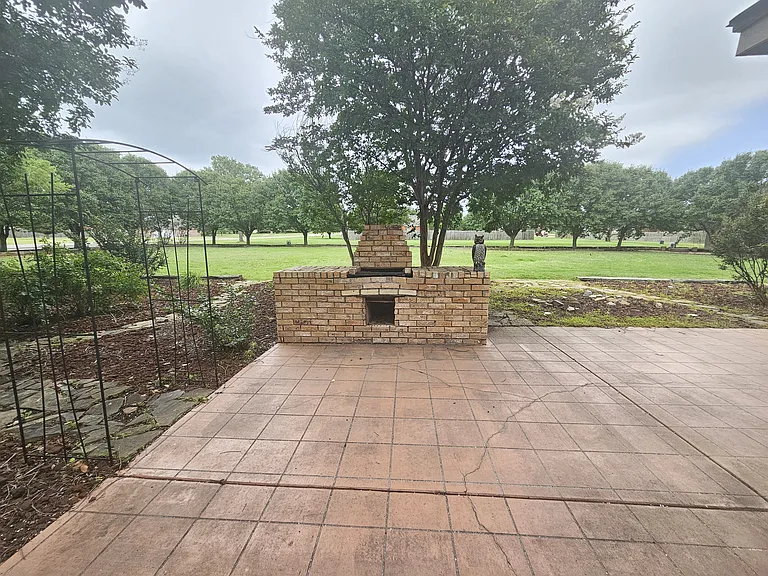 7 NW Forest Ln — Photo 27