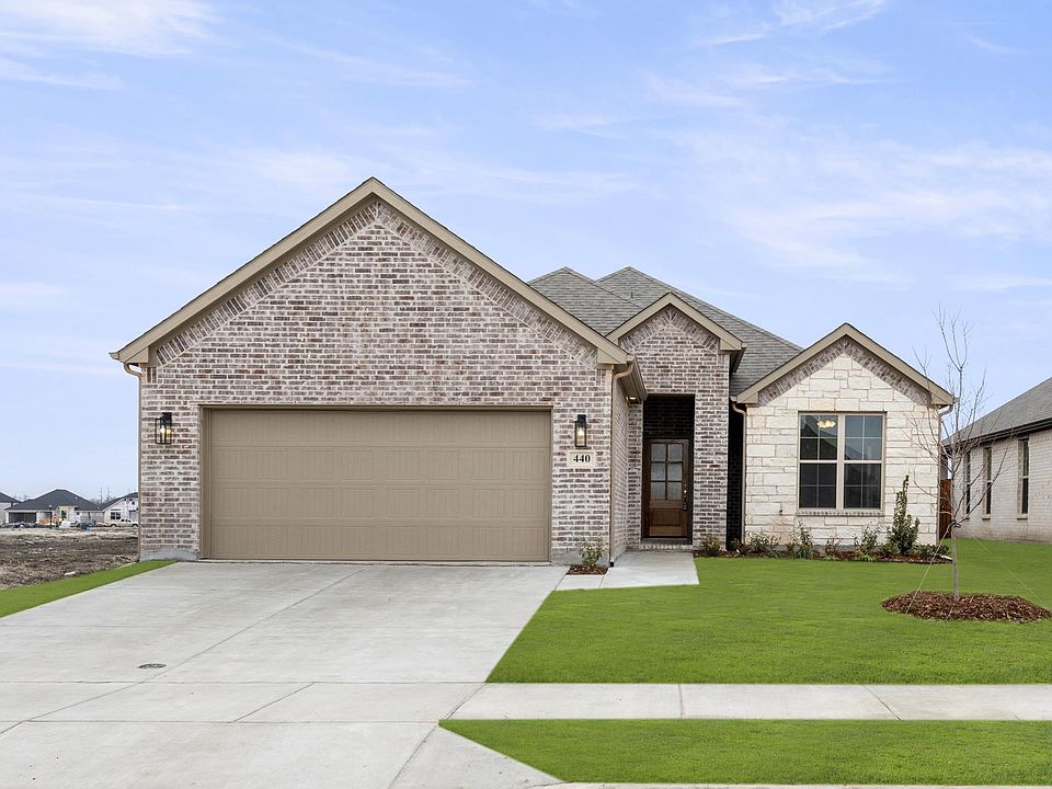 1st image of 440 Silver Springs Ln
