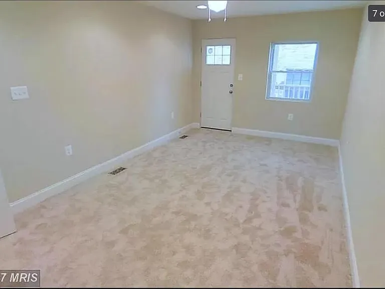 1407 Olive St — Photo 7