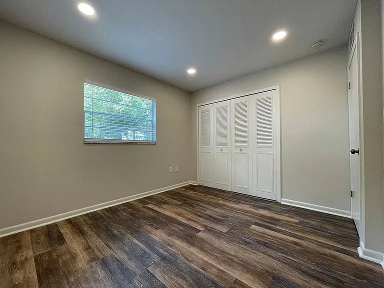 129 E Amelia St — Photo 19