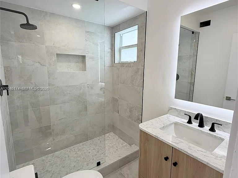 1155 98th St #4 — Photo 14