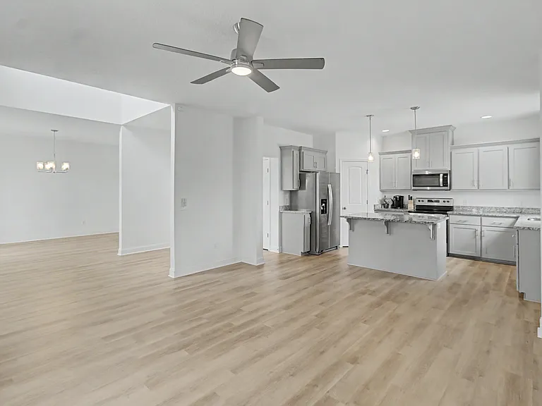 76 Saint Johns Ct — Photo 3