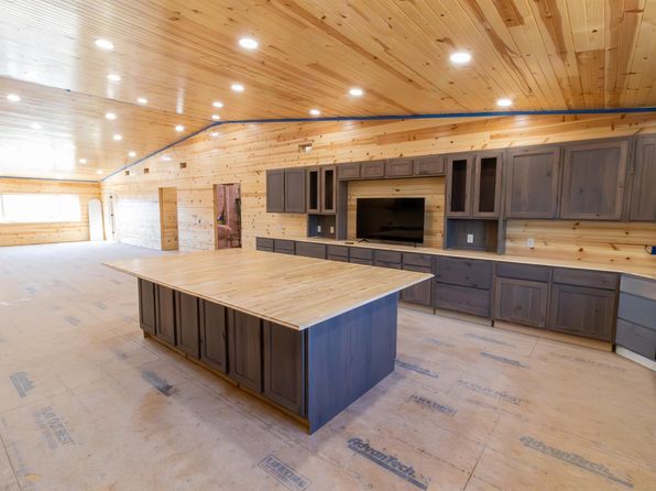 2723 E Kammerer Rd, Kendallville, IN 46755