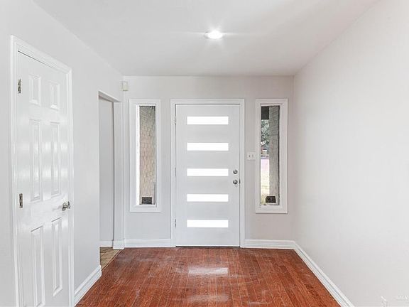 2nd image of 1213 S Doe St