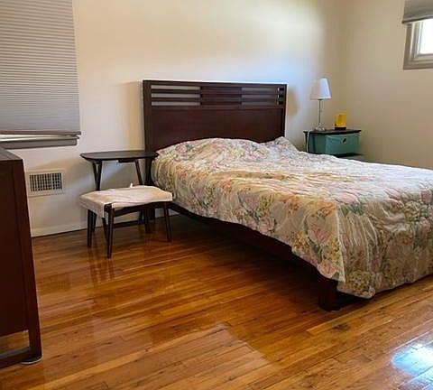 5th image of 246-23 Thornhill Ave