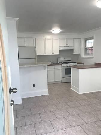 1st image of 146 Park Ave