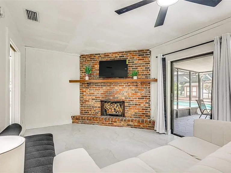 920 Lakeview Dr — Photo 22
