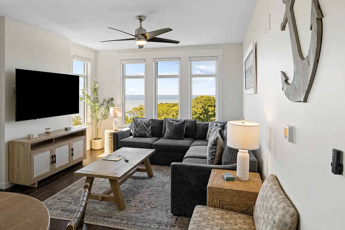 Ample seating - 9800 Grand Sandestin Blvd #5702