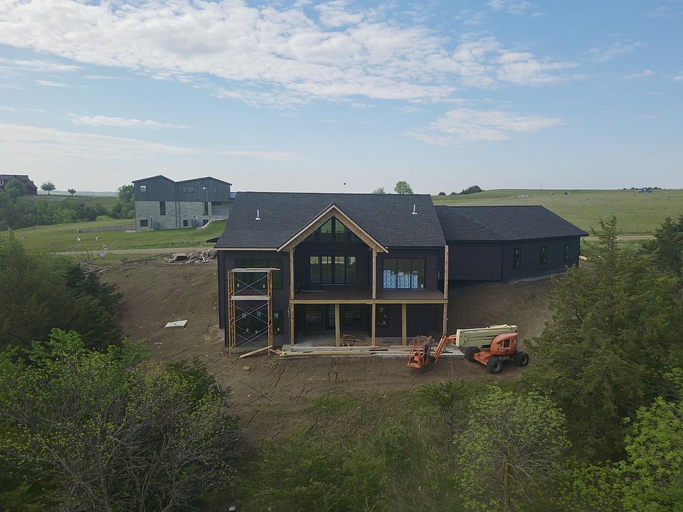 1st image of 37910 Riverview Dr