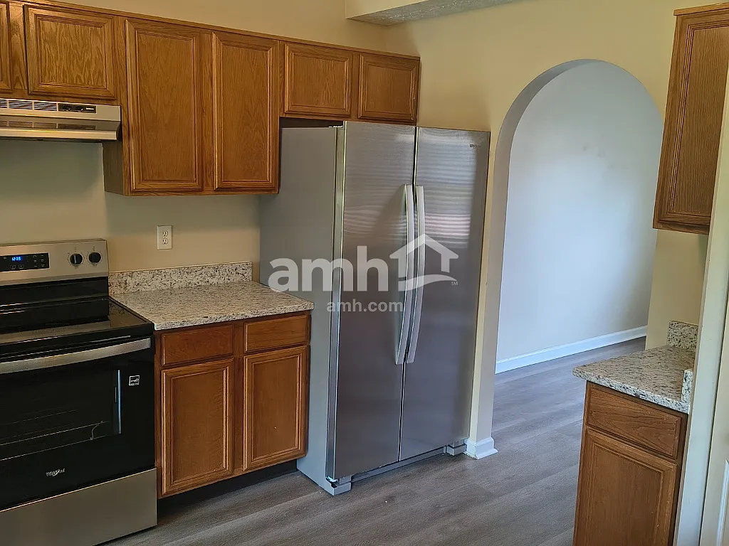 3 bed, 2.5 bath, 1642 sqft, $2,480 — Photo 3