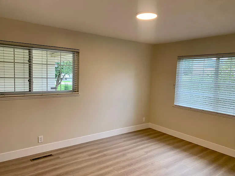 5540 Harwood Rd — Photo 25
