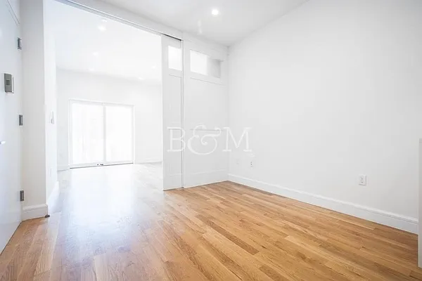 Rented by Brick&Mortar | media 29