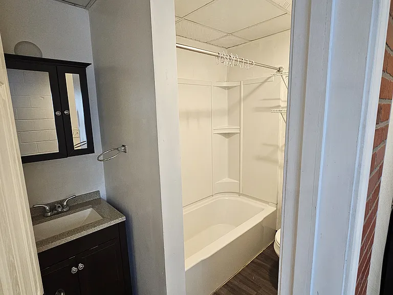 Sunshine Apartments — Photo 13