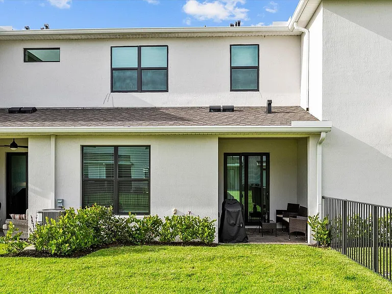 14042 SW Thorens Dr — Photo 28