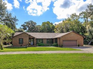 583 Winona Dr, Geneva, FL 32732
