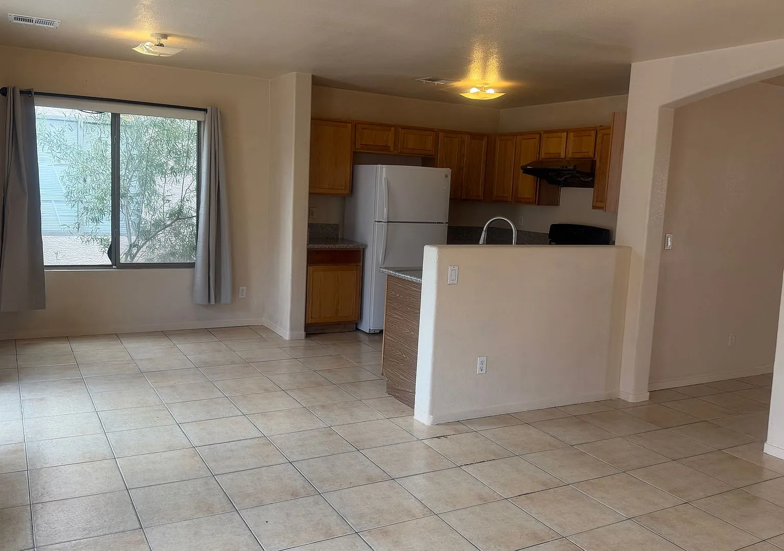 5 bedrooms 3 full baths — Photo 2