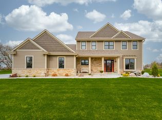 5111 Roamn Way, Hartford, WI 53027