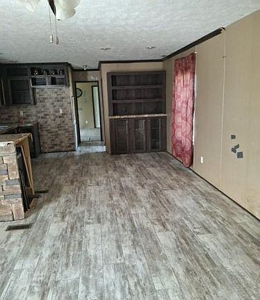 3rd image of 117 Nicole St