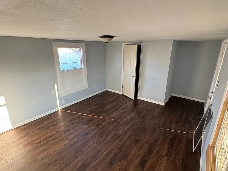 403 E 3rd St #405 — Photo 7