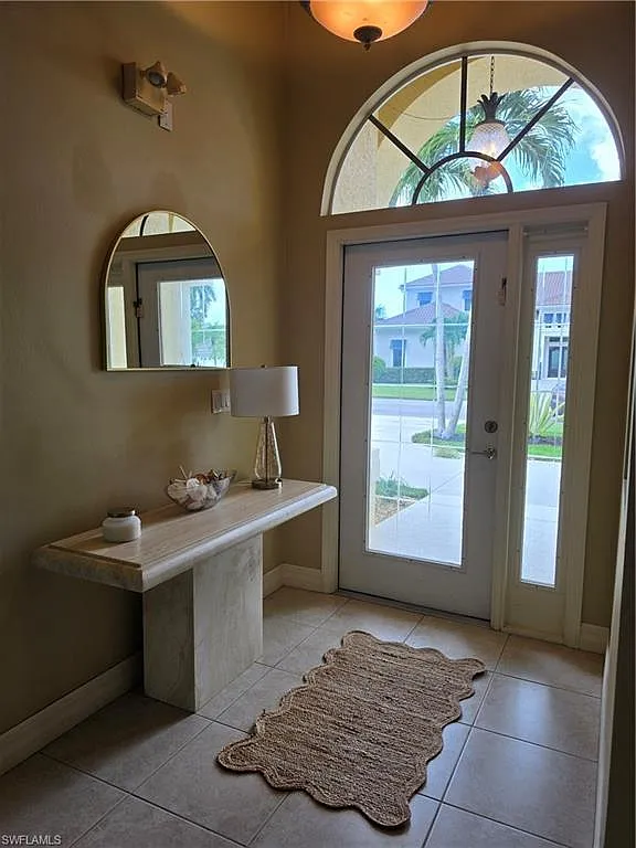 5 bed, 3.0 bath, 2766 sqft, $15,000 — Photo 2