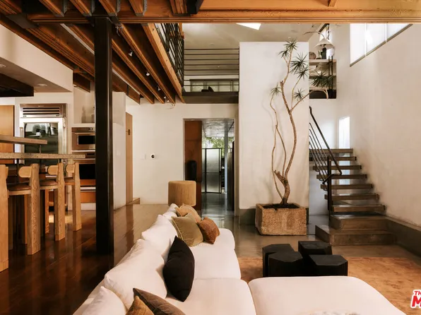 554 Westminster Ave, Venice, CA 90291