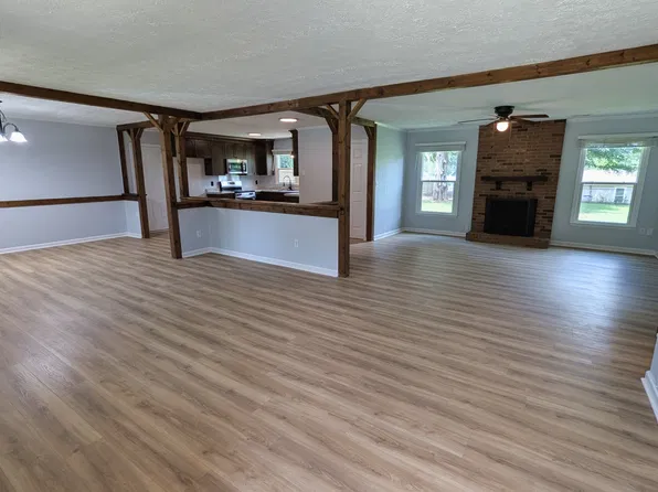 100 Ambergate Ct, Greer, SC 29650