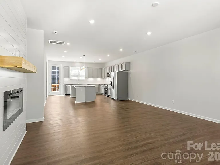 7113 Brookview Ln — Photo 15