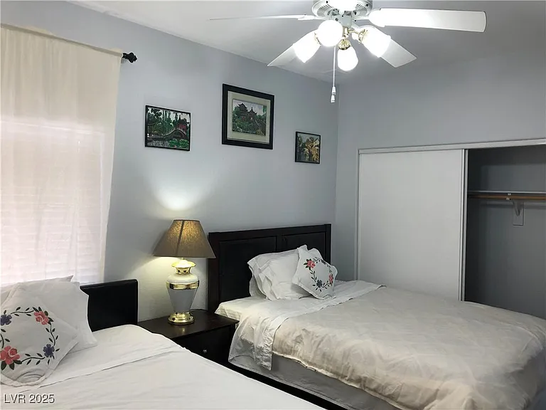 5423 Dancing Bear Dr — Photo 6