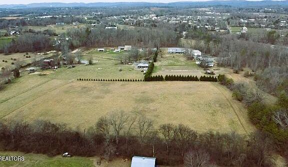 3rd image of Dixon Farm Rd