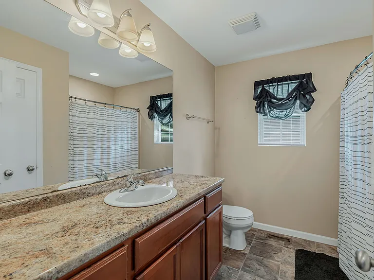 927 Mossy Grove Ln — Photo 11