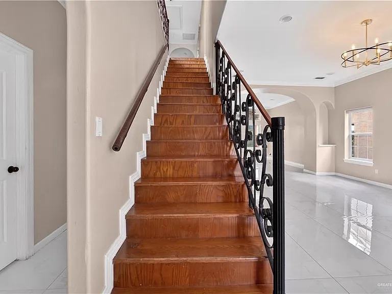 2308 Colorado St — Photo 21