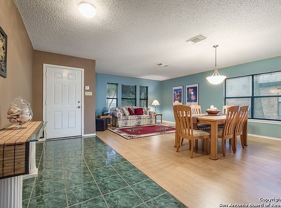 4th image of 2027 Indian Meadows Dr