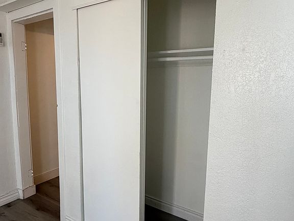 5th image of 38888 Foxholm Dr Unit 2
