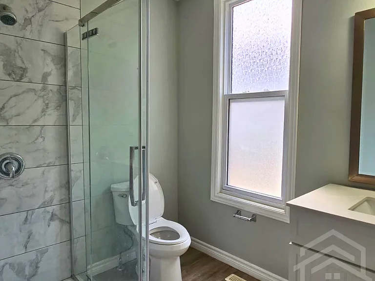 74 Flora St #1 — Photo 4