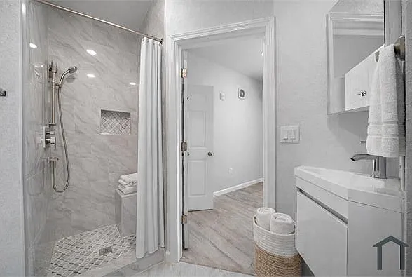 2805 Church St #B — Photo 4