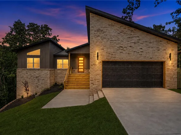 4 Lauder Cir, Bella Vista, AR 72715