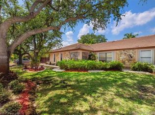 8261 SW 89th St, Miami, FL 33156