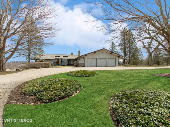 243 Butternut Rd, Barrington, IL 60010