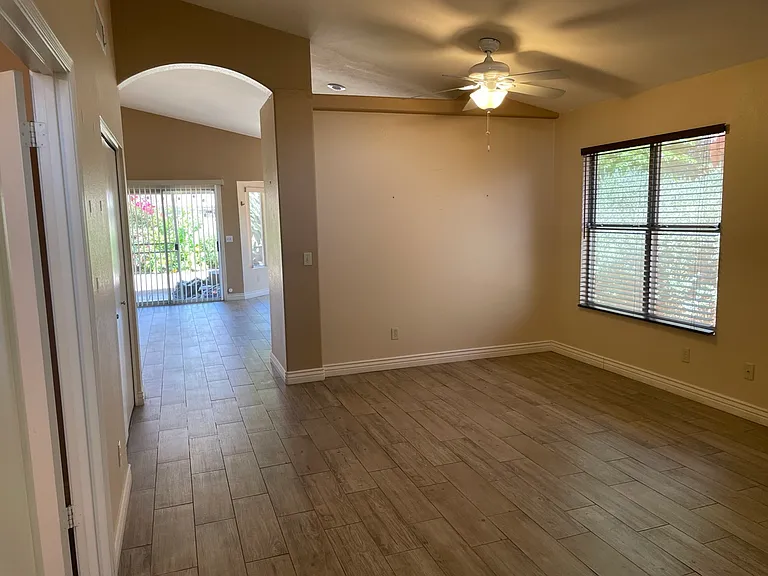 1220 W Butler Dr — Photo 3